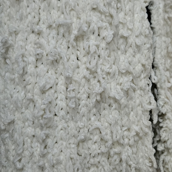 Polyester, Winter White, Scarf - Picture 3 of 5